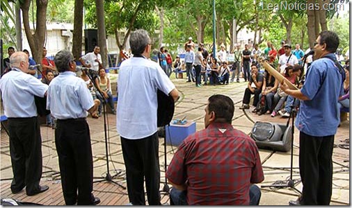 FOTO 01 FOTO 01