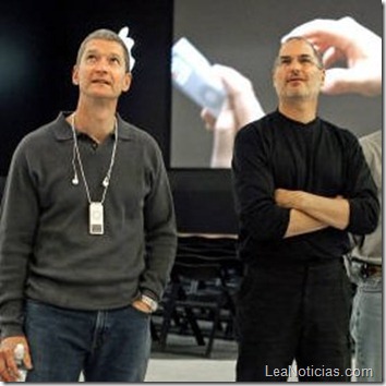 tim-cook-steve-jobs