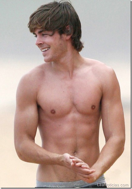 zac-efron-hawaii