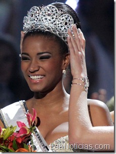 Leila-Lopes-091511-300