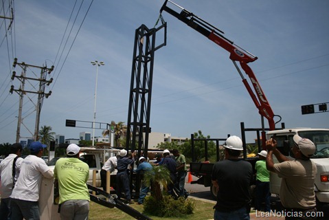 SEMAFORO AV. BOLIVAR (2)