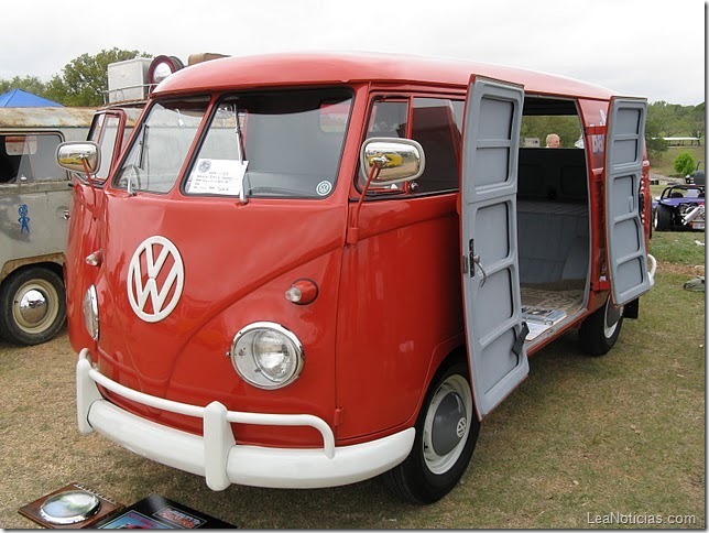 Volkswagen_automobile_van_type_2 1