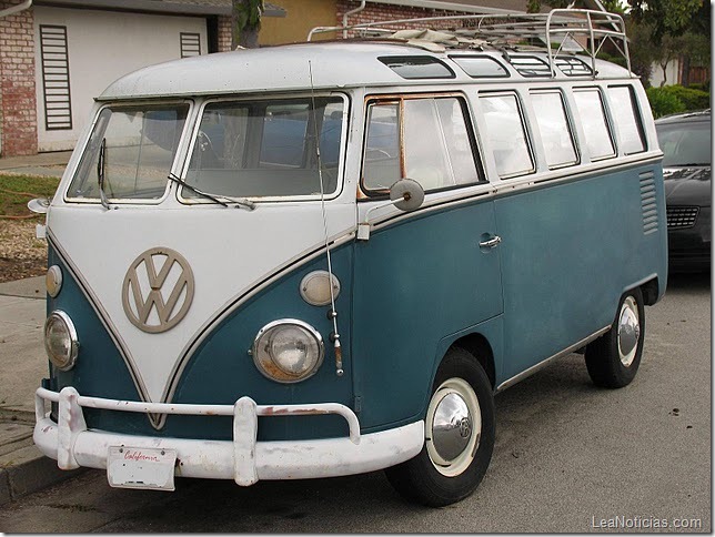 Volkswagen_automobile_van_type_2