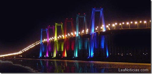 puente sobre el lago