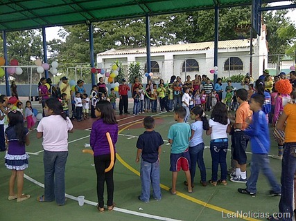 Dibujando Sonrisas parroquia Clarines (3)