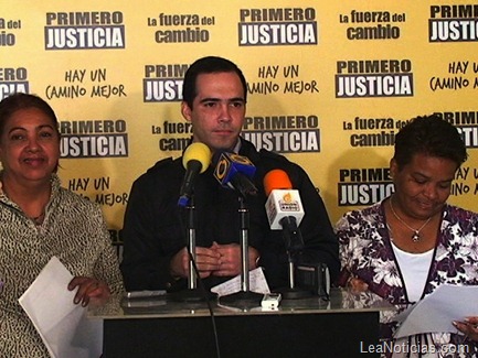 Edinson Ferrer acompañado de Jueces de Paz