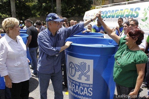 El Alcalde Entrega Tanque del