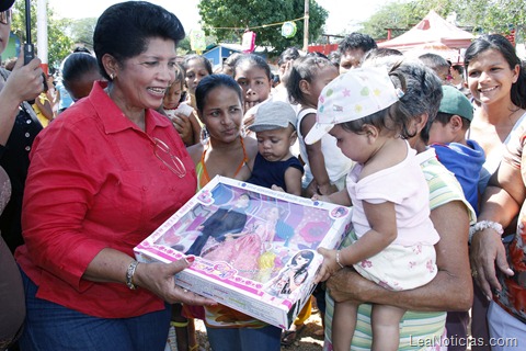 Entrega de Regalos 02