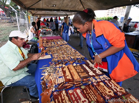 FERIA ARTESANAL COMPLEJO POLIDEPORTIVO SIMON BOLIVAR