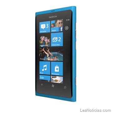 Nokia-Lumia-800-Cyan