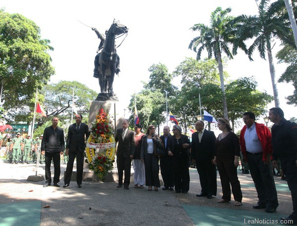 acto plaza bolivar