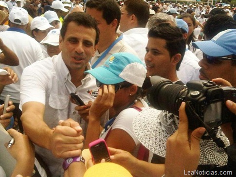 Capriles Radonski visita la Isla (08-09)