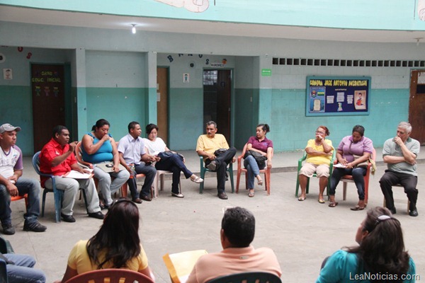 FOTO 1 ASAMBLEA CON LA COMUNIDAD DEL FRIO