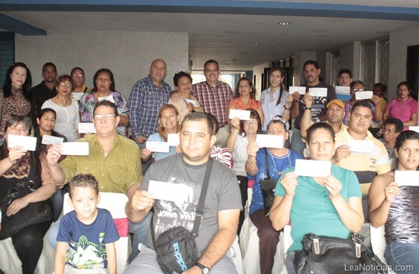 FOTO 1 Más de 620 mil bolívares en ayudas