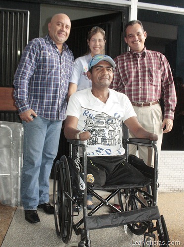 FOTO 4 Más de 620 mil bolívares en ayudas