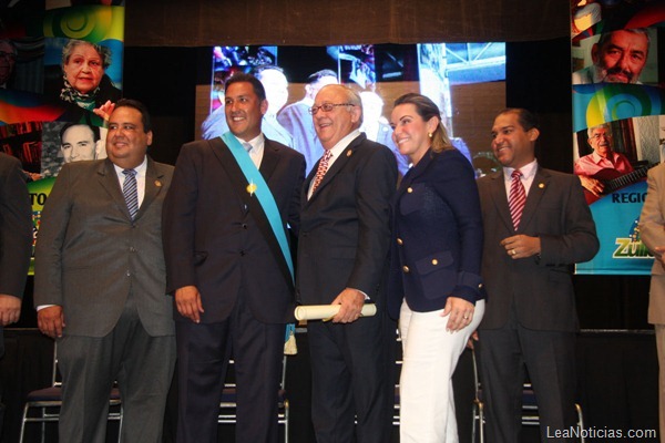 Acto de la Zulianidad en el Teatro Lia Bermudez, con la presencia del Gobernador del Estado Zulia Pablo Perez Como Orador de Orden.