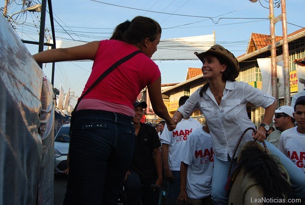 maria-corina-machado-a-caballo-socopo