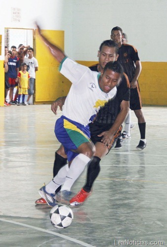 Acciòn en la cancha del liceo Anzoàtegui