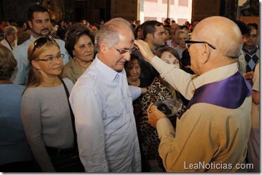 Alcalde Ledezma en misa de Miercoles de Ceniza