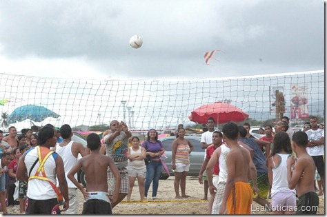 FIESTA PLAYERA EN PALITO (2)
