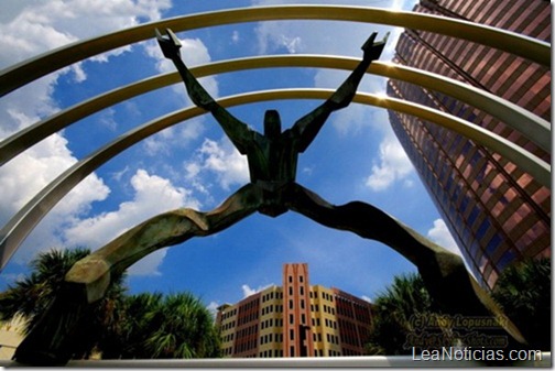 08.-Freedom-Statue-Tampa-Florida