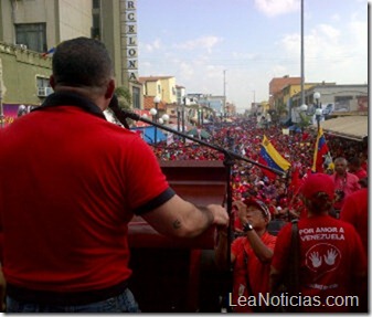 ACTO DE MASAS APOYO A CHAVEZ