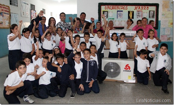 Gracias al gobernador Briceño el colegio República foto 2