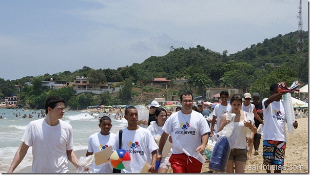 VOTO JOVEN EN LA PLAYA 1