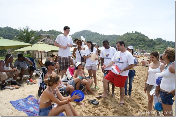 VOTO JOVEN EN LA PLAYA 2 