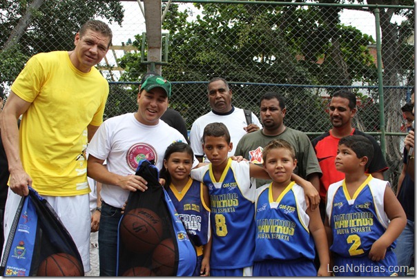 entrega-de-balones entrega-de-balones