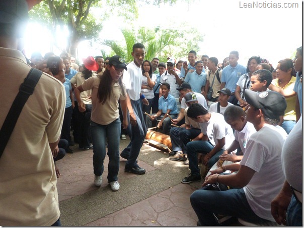 Alumnos del liceo Juan Manuel Cajigal bailaron al son de los tambores