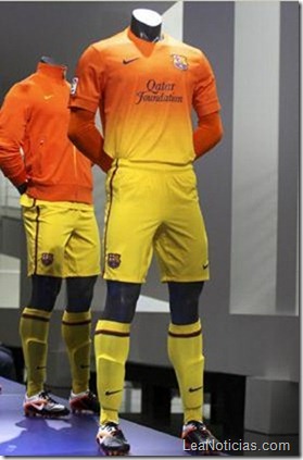 Barcelona_Uniforme_08