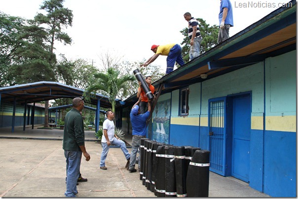 Claman por seguridad en el Liceo Creación El Tejero foto 1