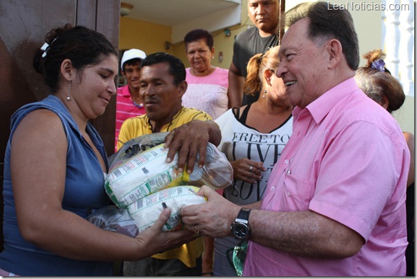 Entrega de cestas en Nueva Esparta