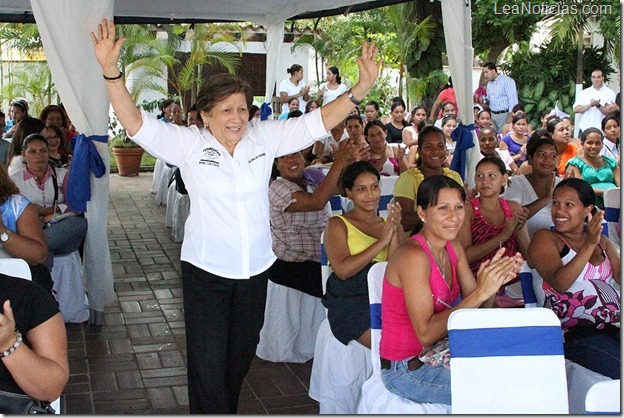FOTO 1.- SRA GLORIA ROJAS DE RODRIGUEZ , PRIMERA DAMA DEL ESTADO , PDTA FUNDANANE , FOTG ALEXNYS VIVAS FOTO 1.- SRA GLORIA ROJAS DE RODRIGUEZ , PRIMERA DAMA DEL ESTADO , PDTA FUNDANANE , FOTG ALEXNYS VIVAS