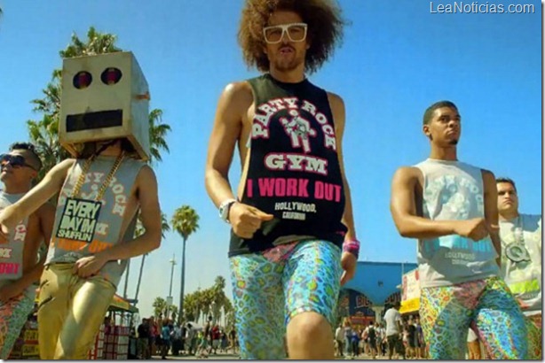 LMFAO-Sexy_and_I_Know_It-music_video