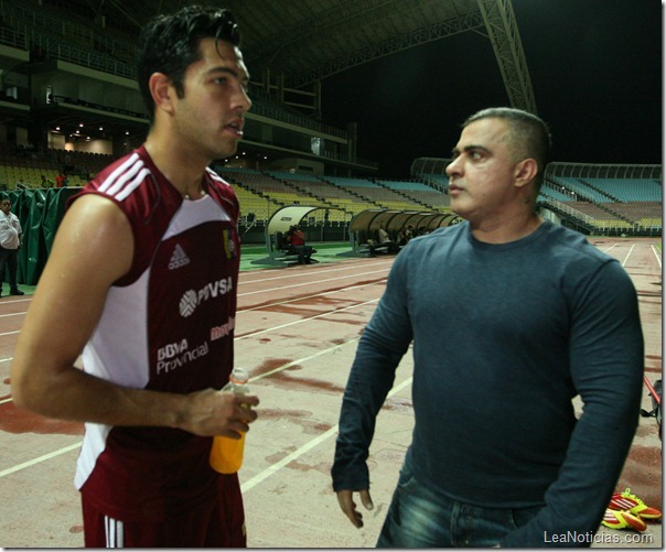 TAREK ACOMPAÑO A LA VINOTINTO (2)