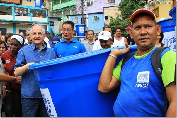 230612.Entrega de Tanques de Agua Barrio Metropolitano 329