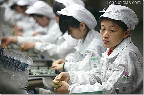 500x_500x_foxconn-workers