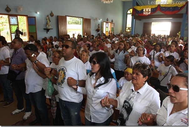 Frasso junto al pueblo de San Joaquín recibieron a la Virgen del Valle