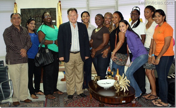 Gobernador de Nueva Esparta recibió a estudiantes de Trinidad y Tobago
