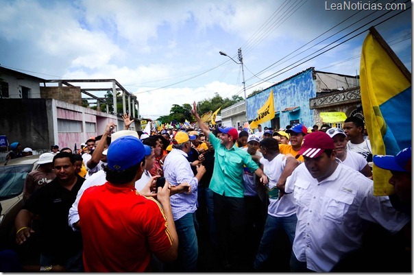 HCR_CAMINA_EN_EL_BARRIO_LA_UNIDAD_Y_LA_ESPERANZA_EN_SAN_FELIX_GS-7