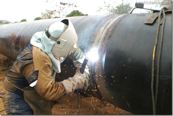 Instalación del Oleoducto de la Faja Petrolífera