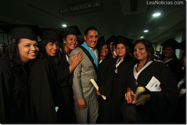 Graduacion JEL en el Palacio de Eventos, Promocion de Educ Integral y Preescolar, de la Univ Jose Gregorio Hernandez