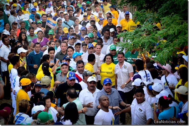 capriles_casa_por_casa_margarita (1)