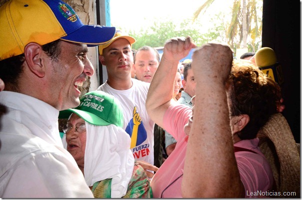 capriles_casa_por_casa_margarita (12)