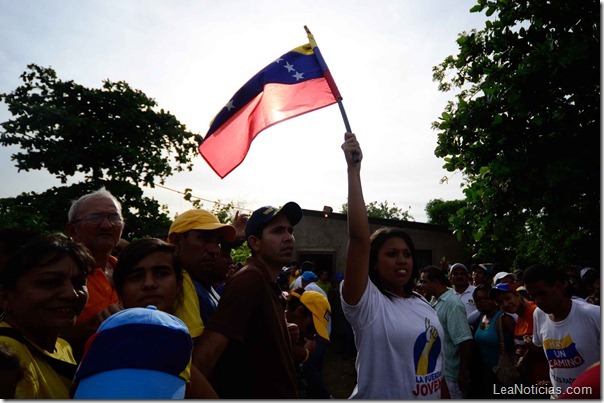 capriles_casa_por_casa_margarita (14)