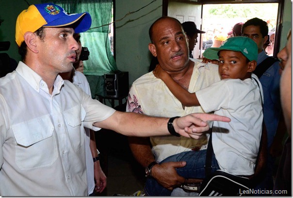 capriles_casa_por_casa_margarita (15)