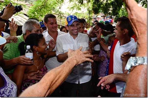 capriles_casa_por_casa_margarita (17)