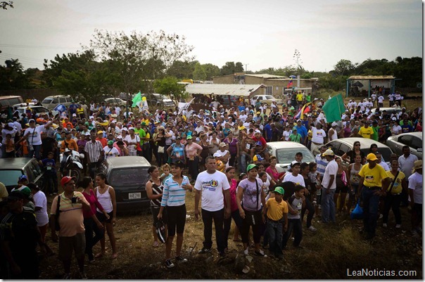 capriles_casa_por_casa_margarita (5)